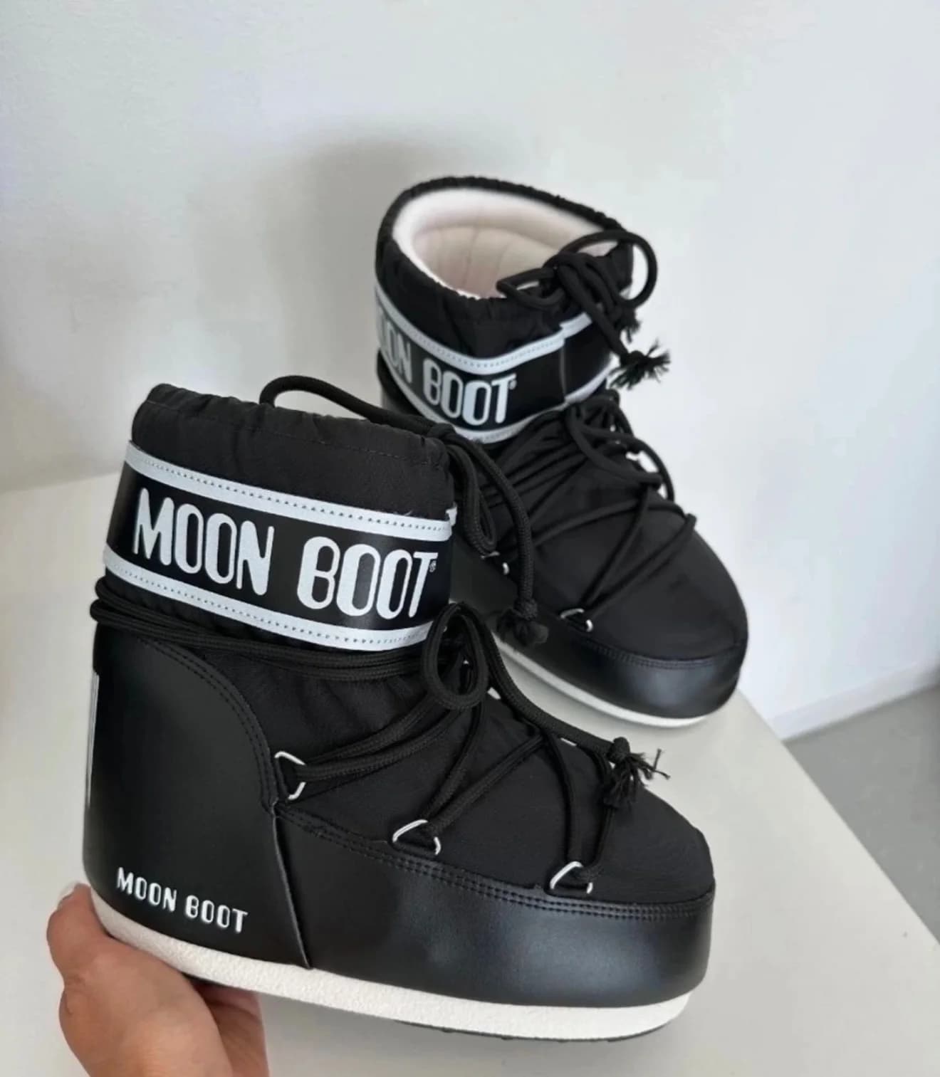 MOON BOOTS